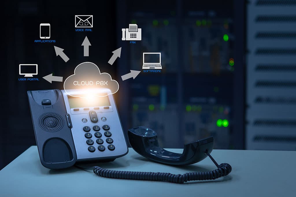 IP Telephony cloud pbx concept, telephone device with illustrati Ondialer | Die Cloud-PBX-Revolution im Gesundheitswesen: Effizienz steigern, Patientenversorgung optimieren